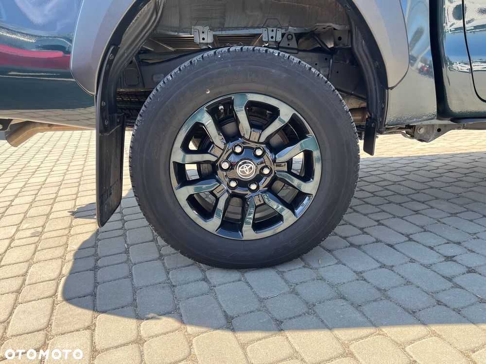 Toyota Hilux 2.8 D-4D mHEV Double Cab Invincible 4x4 - 25