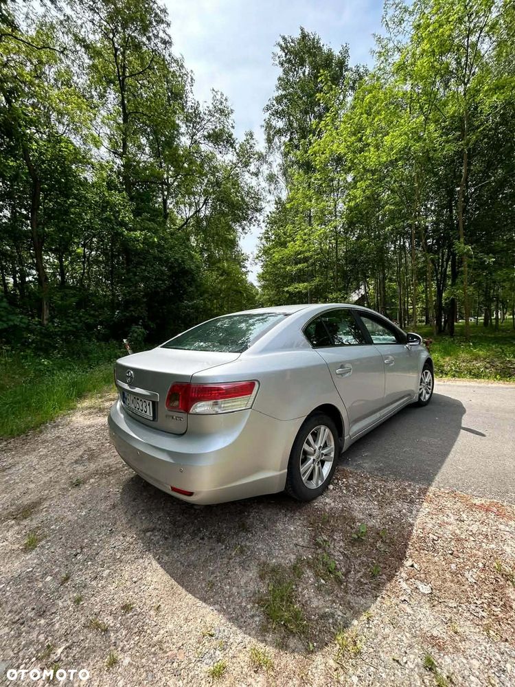 Toyota Avensis 1.8 Sol - 4