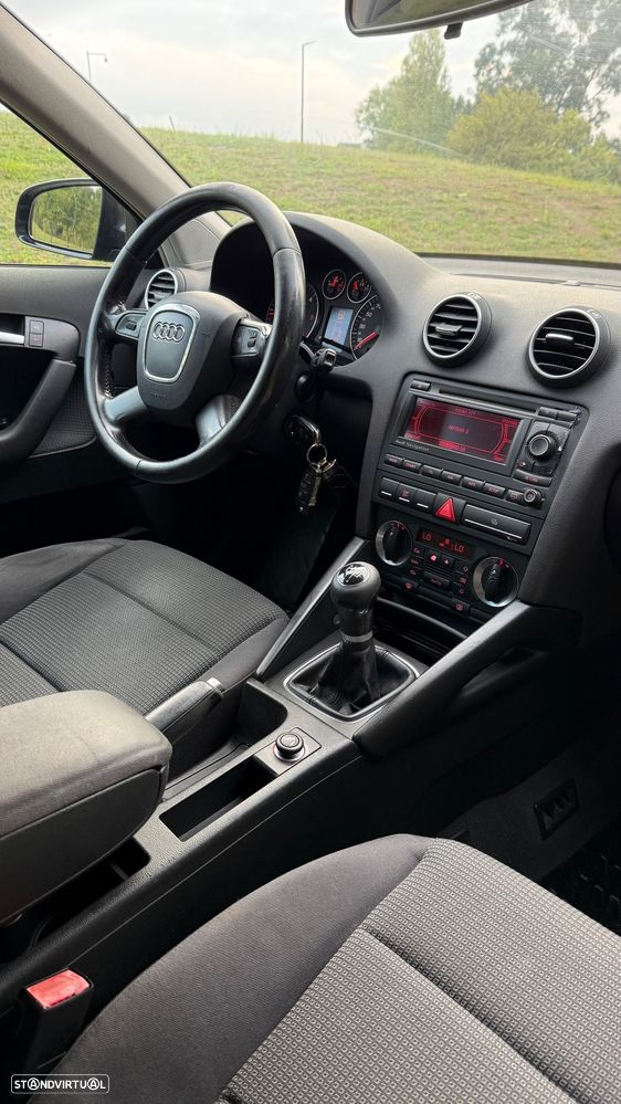 Audi A3 Sportback 1.9 TDi Ambiente - 12