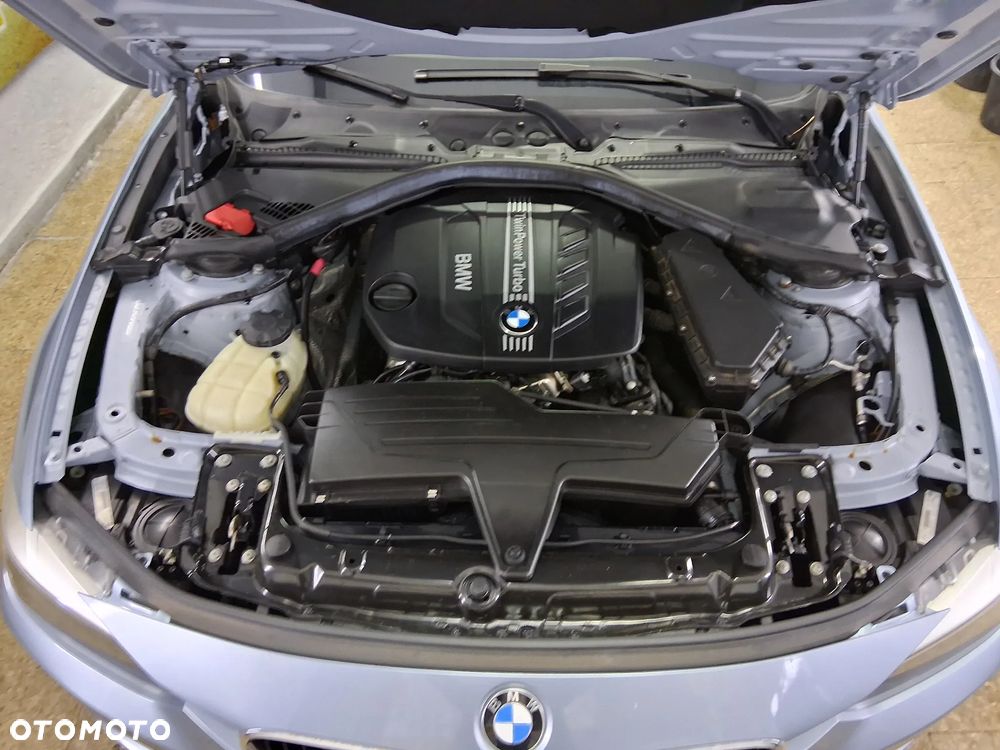 BMW Seria 3 318d DPF - 22