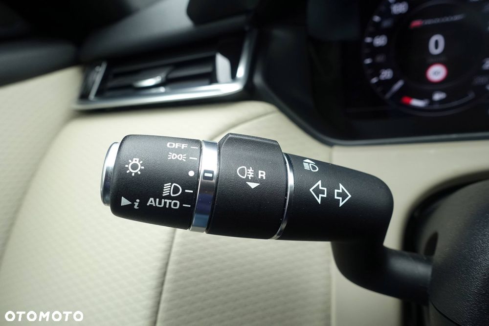 Land Rover Range Rover Velar 3.0d R-Dynamic - 31