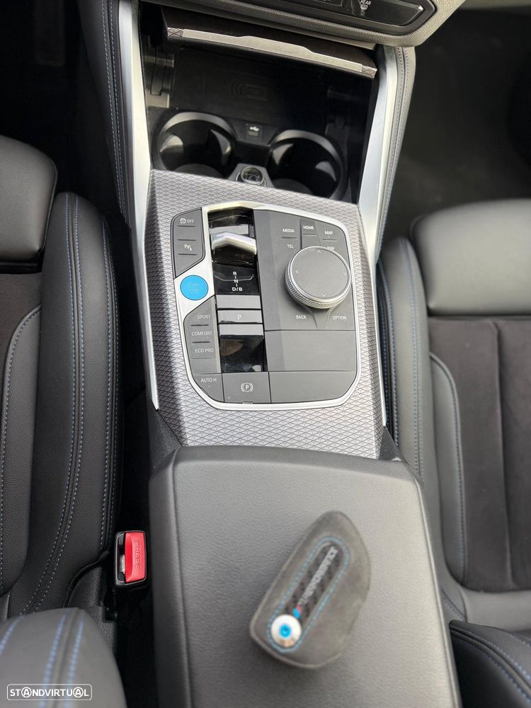 BMW i4 eDrive40 Pack Desportivo M - 14