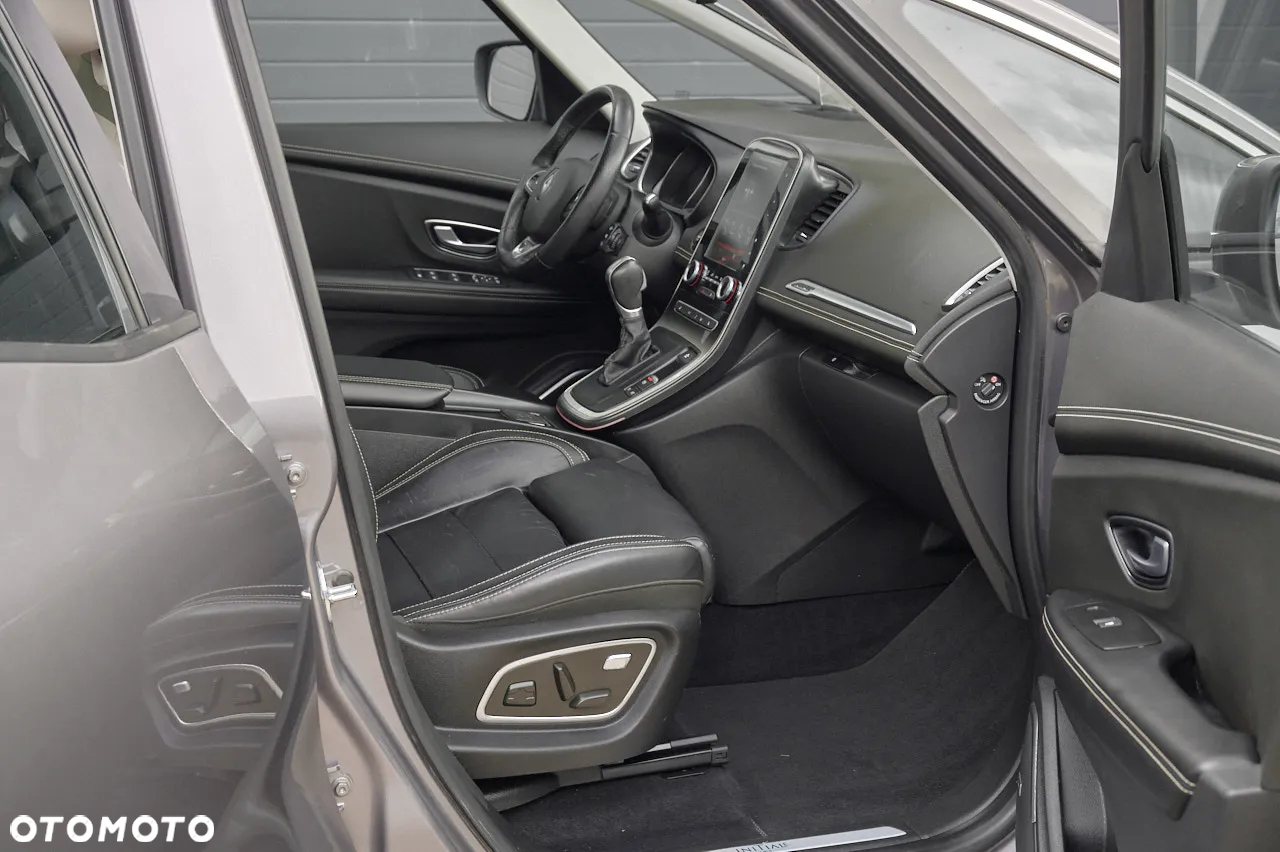 Renault Grand Scenic - 15