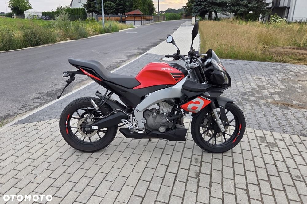 Aprilia Tuono - 6