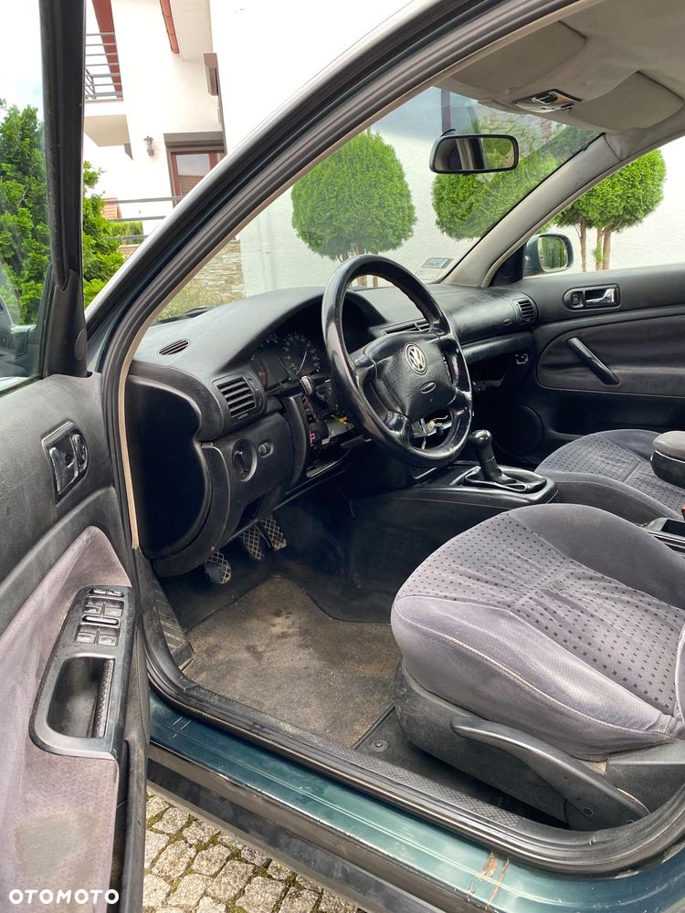 Volkswagen Passat 1.9 TDI Comfortline - 10