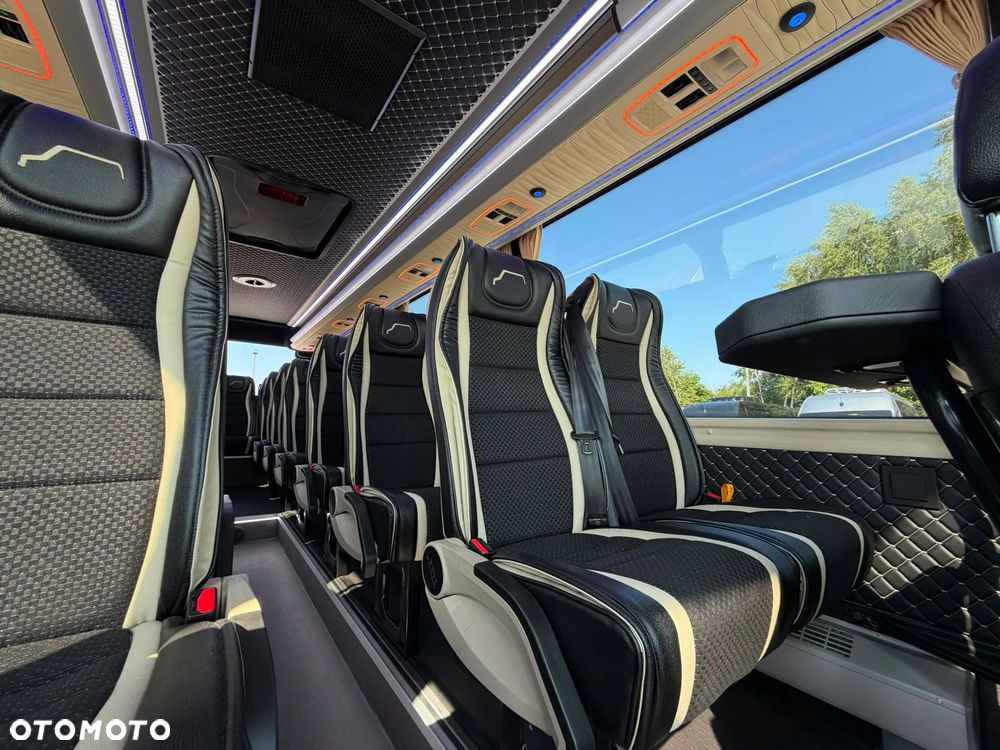 Mercedes-Benz Sprinter 519 - 24