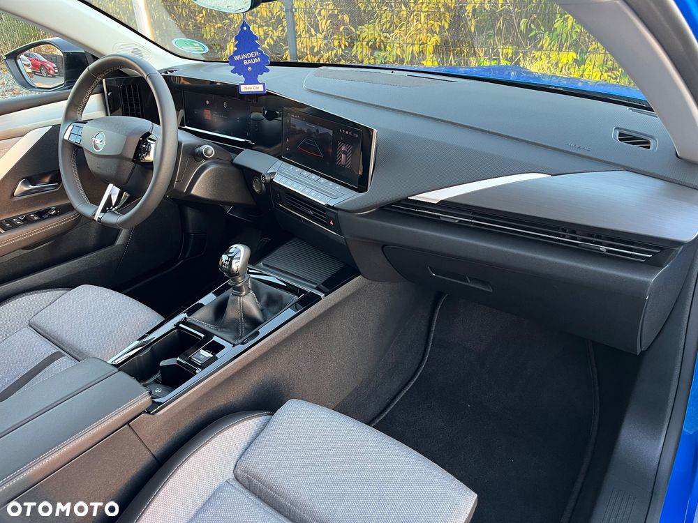 Opel Astra 1.2 Turbo Business Edition - 19