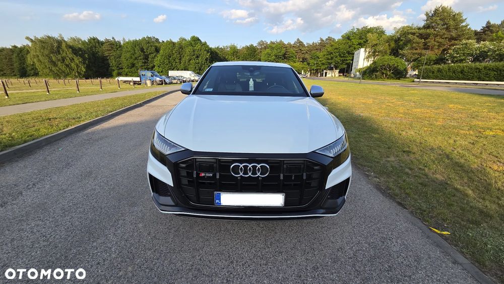 Audi SQ8 - 8
