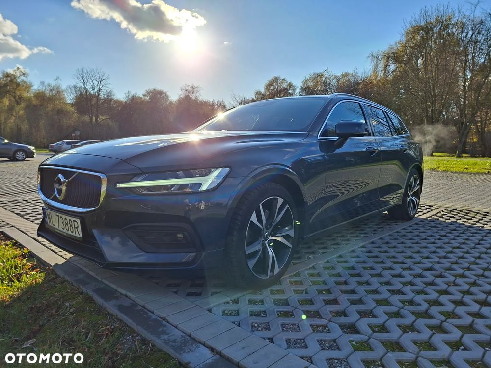 Volvo V60 B3 B Momentum Pro - 1