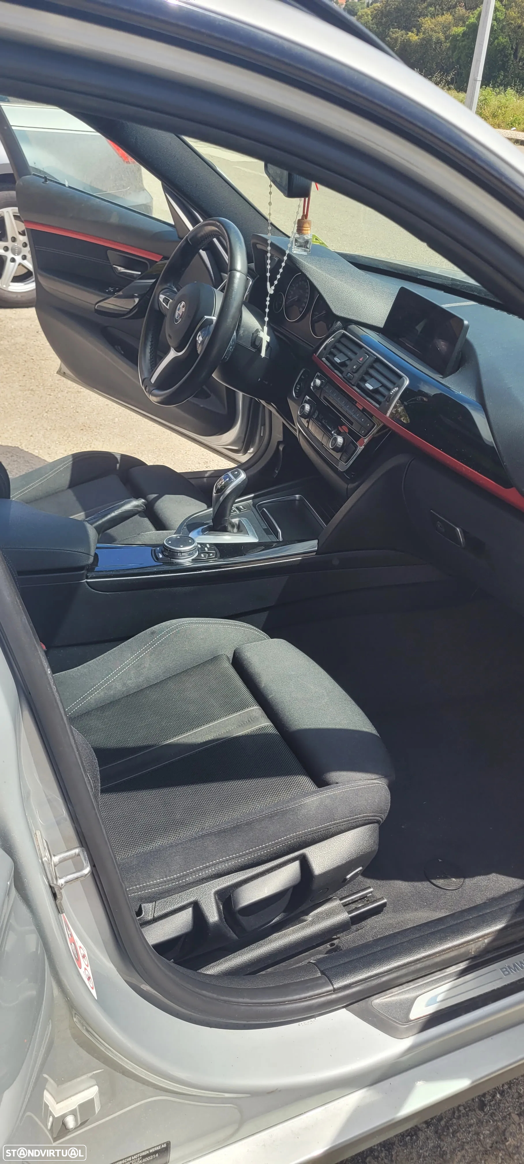 BMW 320 d Touring Aut. Sport Line - 24