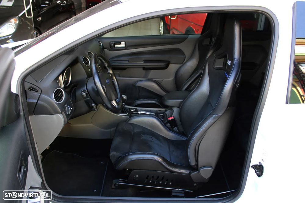 Ford Focus 2.5 T RS - 20