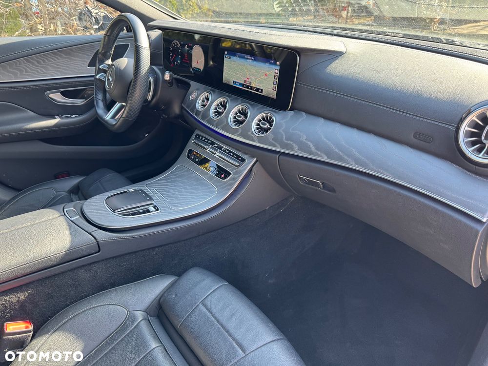 Mercedes-Benz CLS 300 d 4Matic 9G-TRONIC AMG Line - 27