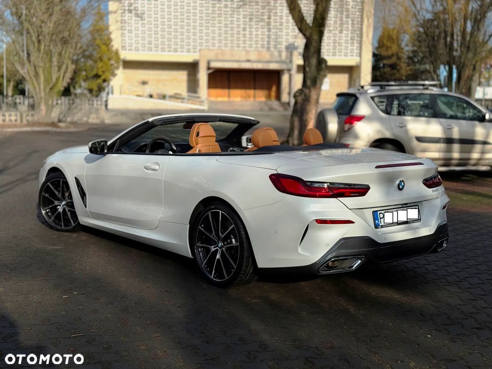 BMW Seria 8 840i - 2