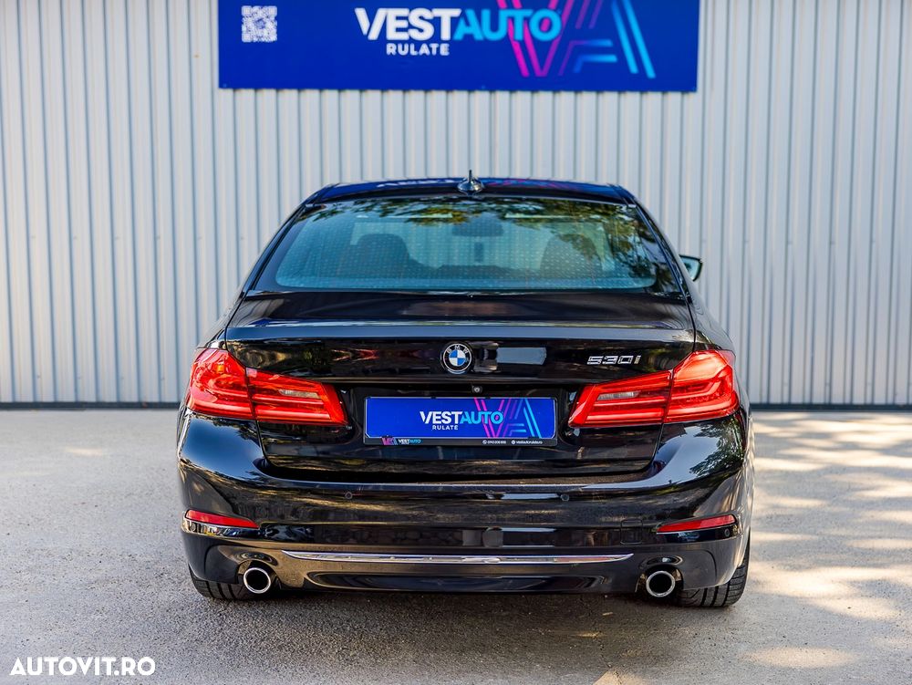 BMW Seria 5 530i Aut. Luxury Line - 28