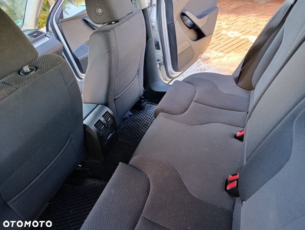 Volkswagen Passat - 9