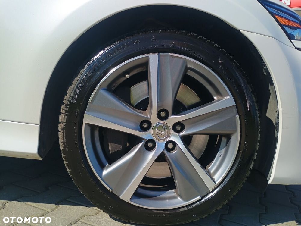 Lexus GS - 10