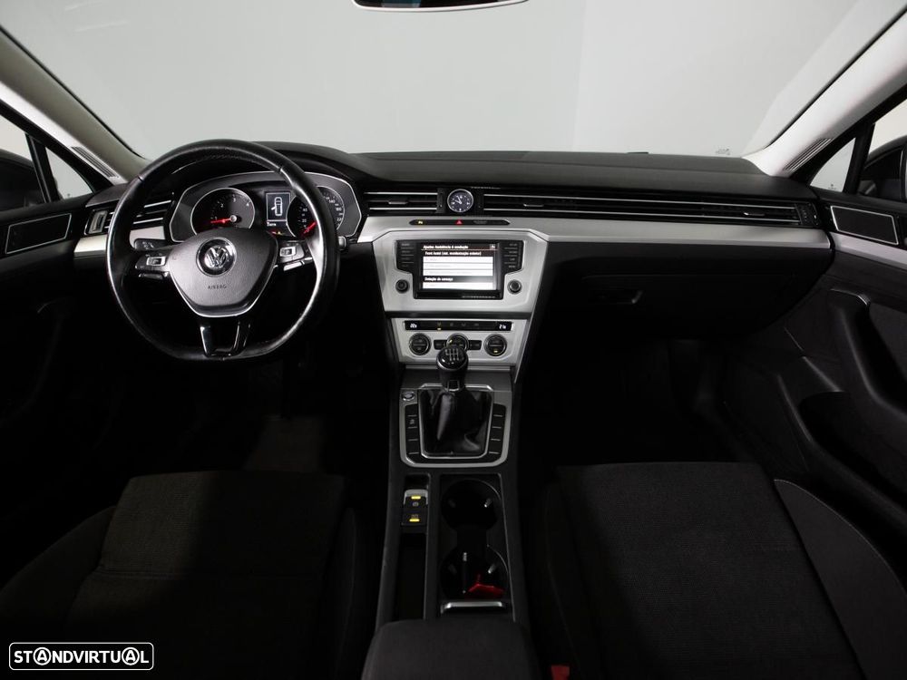 VW Passat Variant 1.6 TDI Confortline - 6