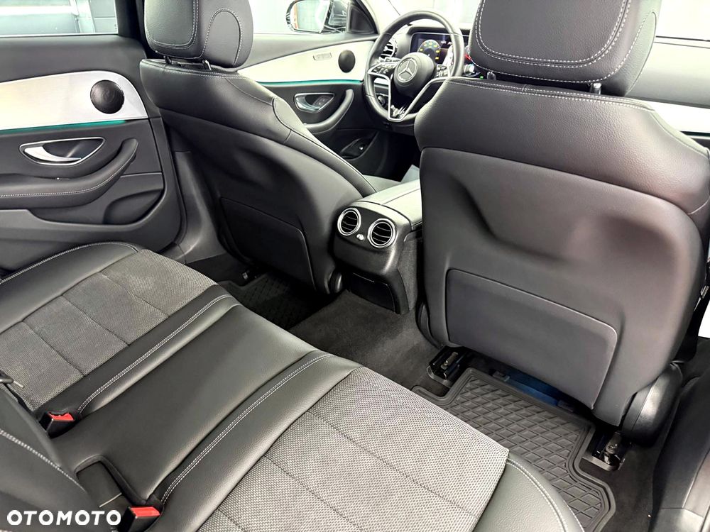 Mercedes-Benz Klasa E 300 de 4Matic 9G-TRONIC Avantgarde - 33