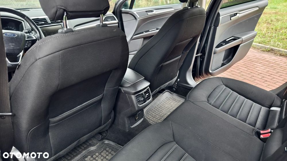 Ford Mondeo - 26