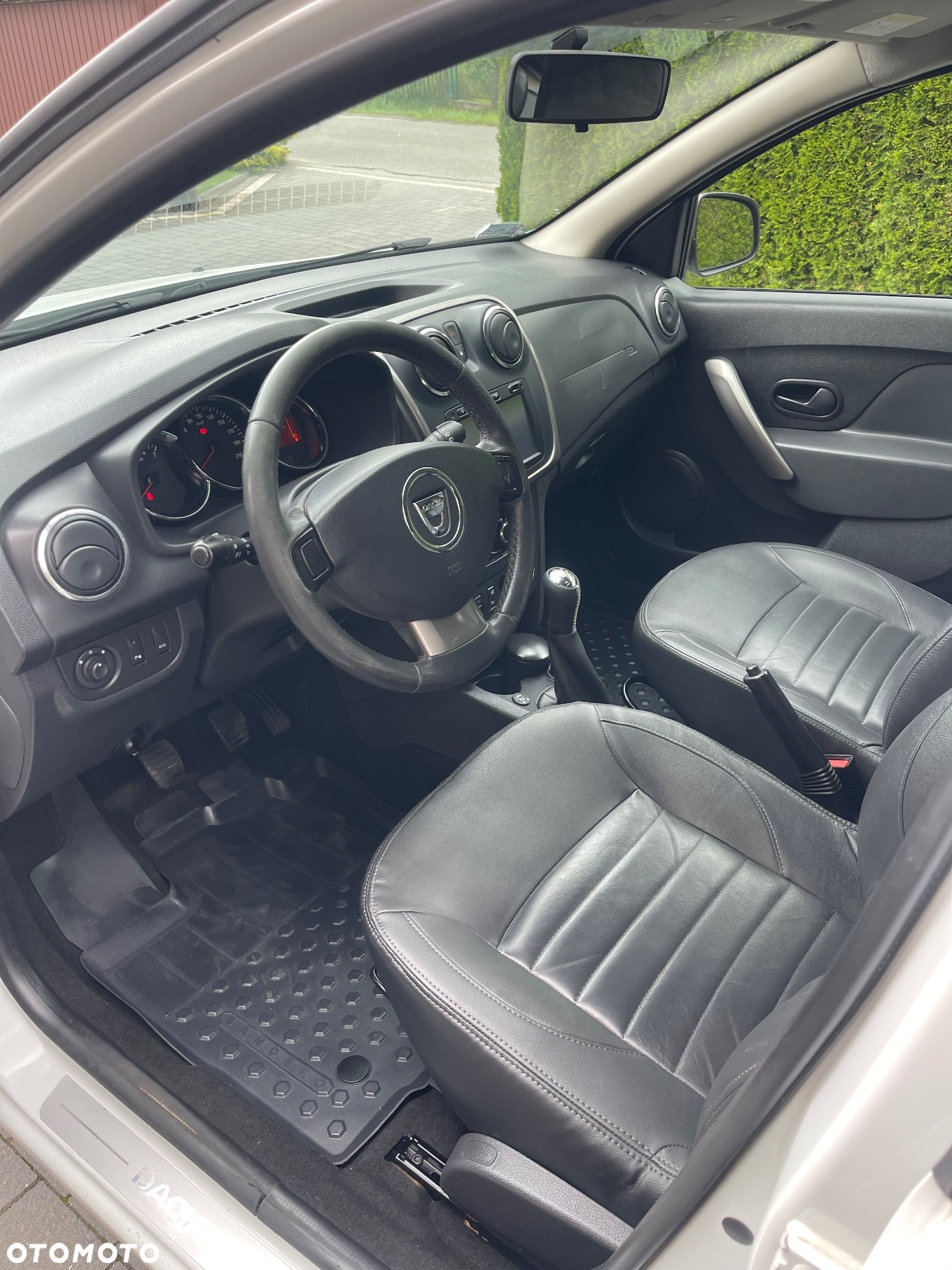 Dacia Sandero 0.9 TCe Laureate S&S EU6 - 7