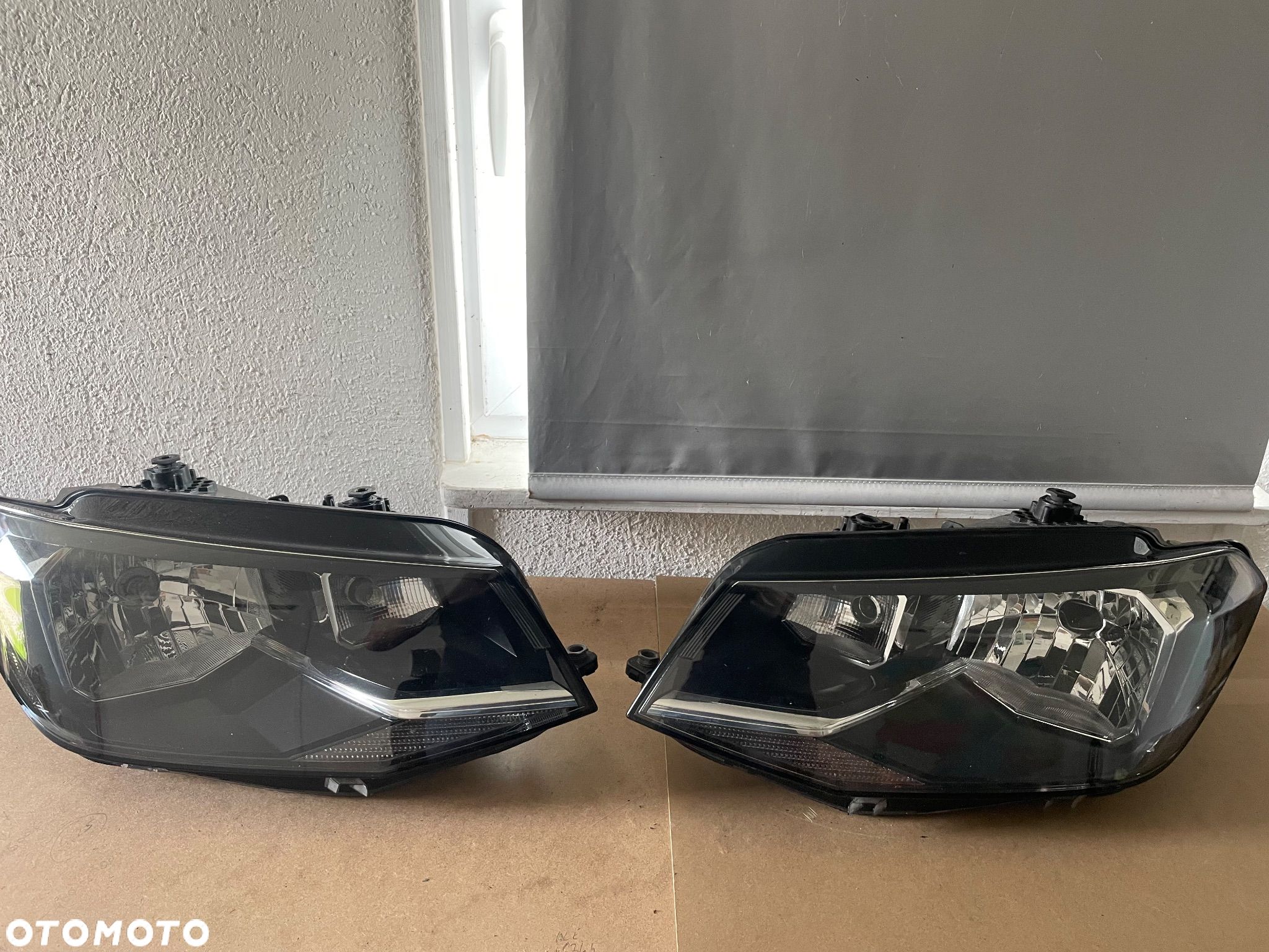 Volkswagen Caddy III LIFT oryginał LAMPA LAMPY - 1