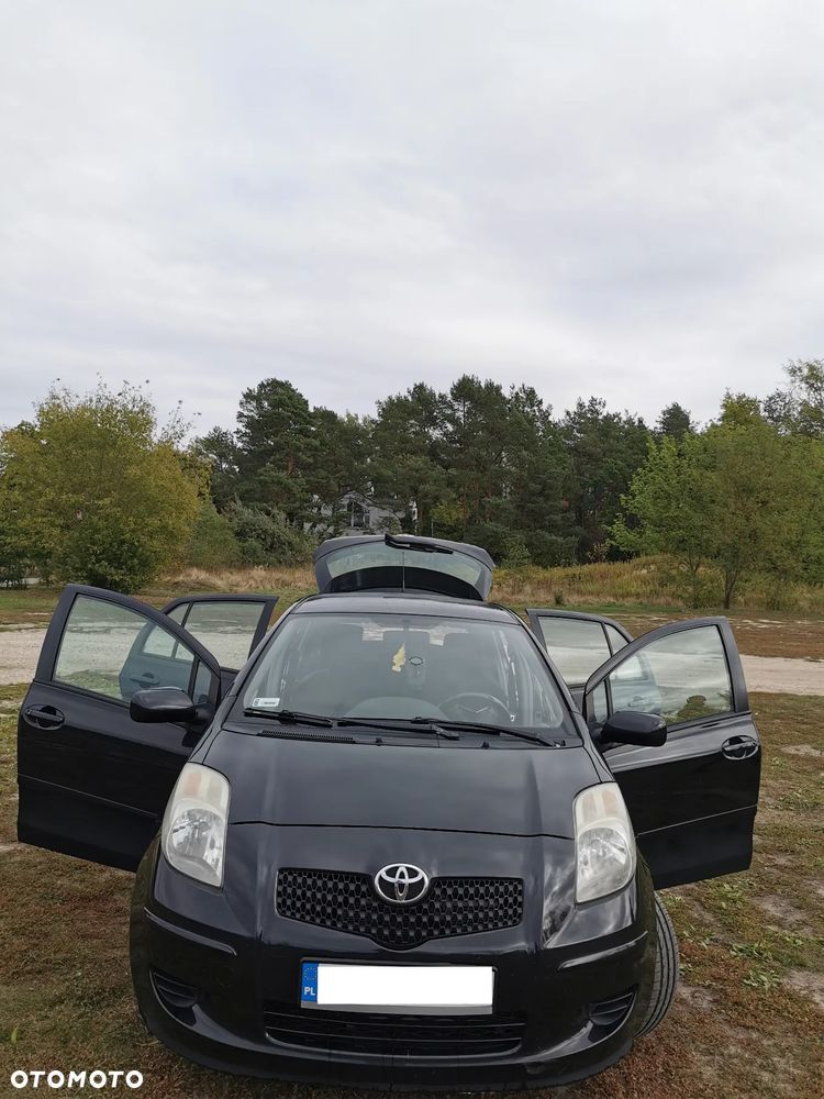 Toyota Yaris - 12