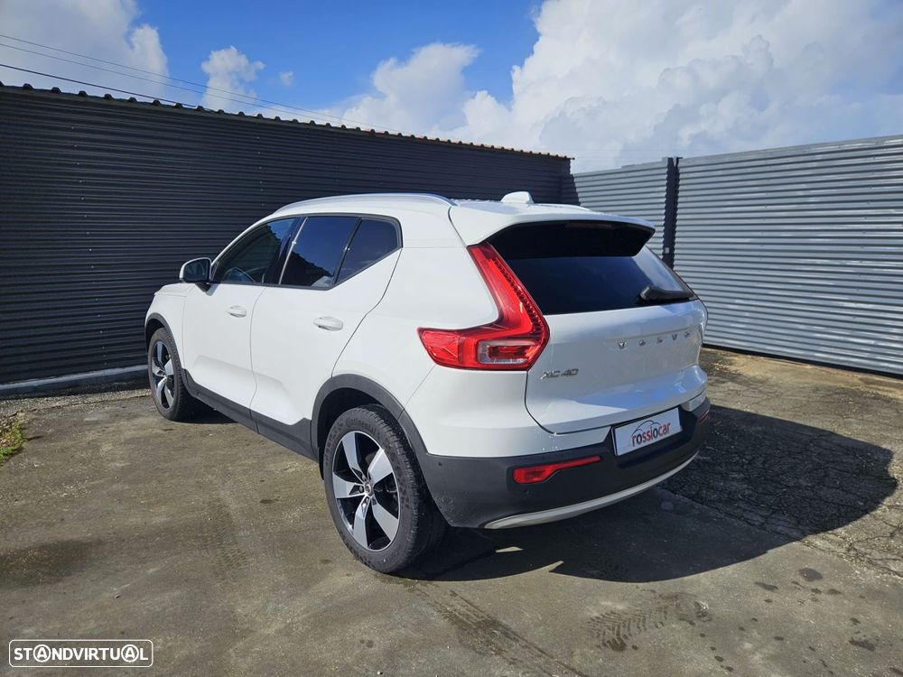 Volvo XC 40 D4 AWD Geartronic Momentum Pro - 11