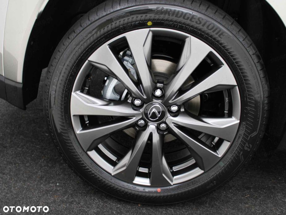 Lexus UX - 15