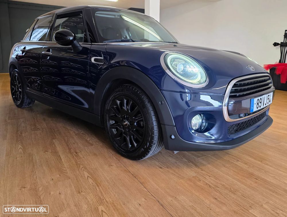 MINI 5 Portas Cooper D Auto - 17