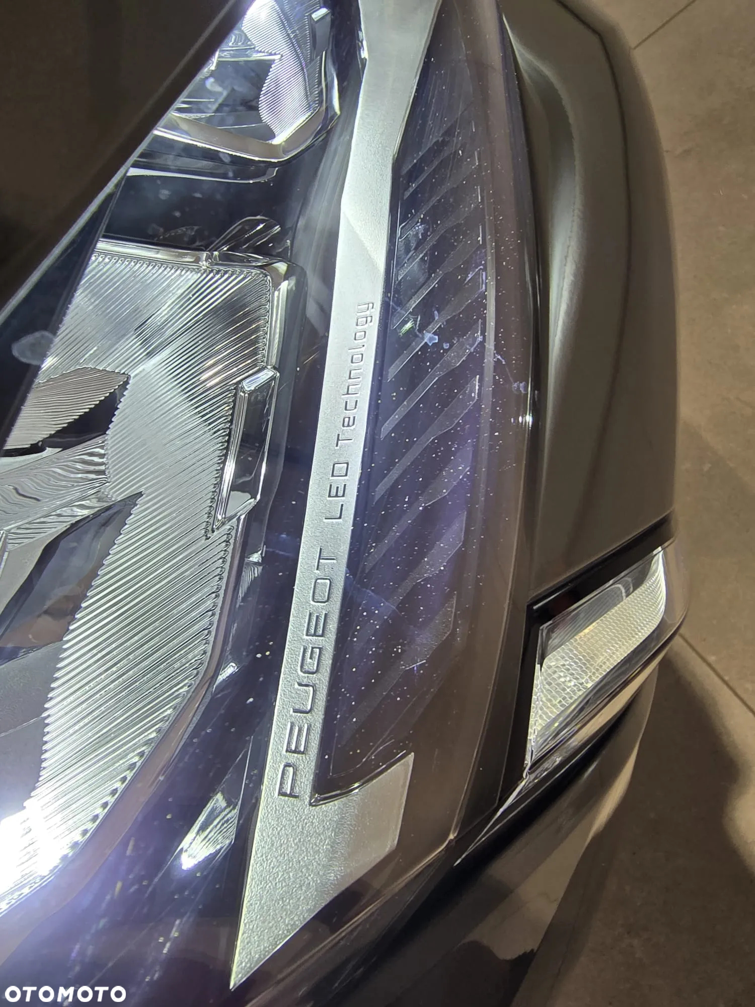 Peugeot 308 1.5 BlueHDi Allure S&S EAT8 - 15