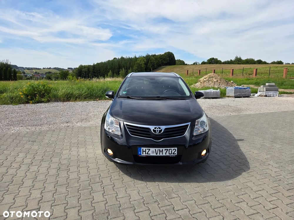 Toyota Avensis - 1