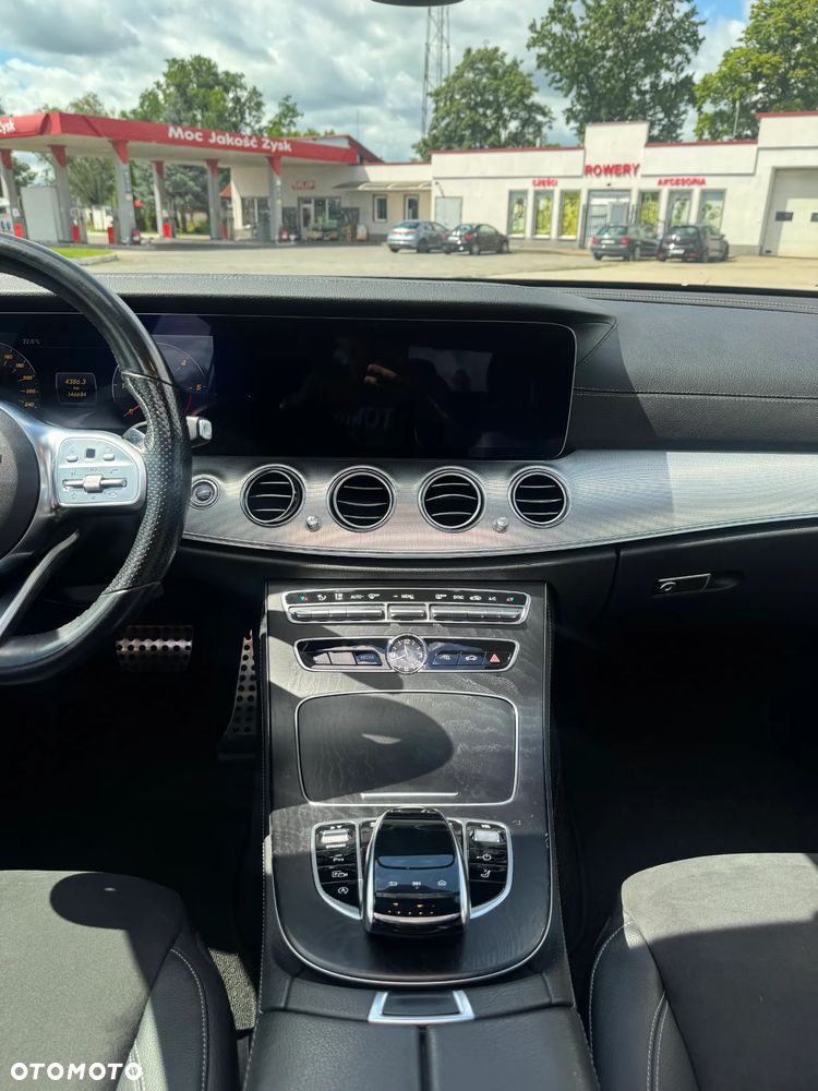 Mercedes-Benz Klasa E 400 d 4Matic T 9G-TRONIC AMG Line - 18