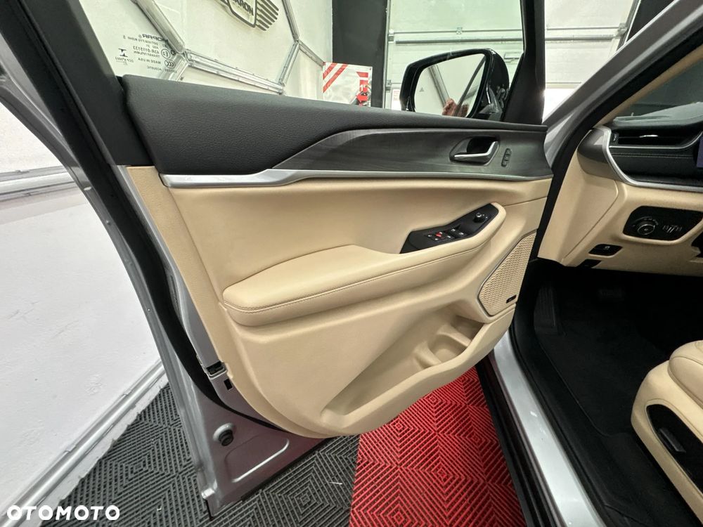 Jeep Grand Cherokee - 20