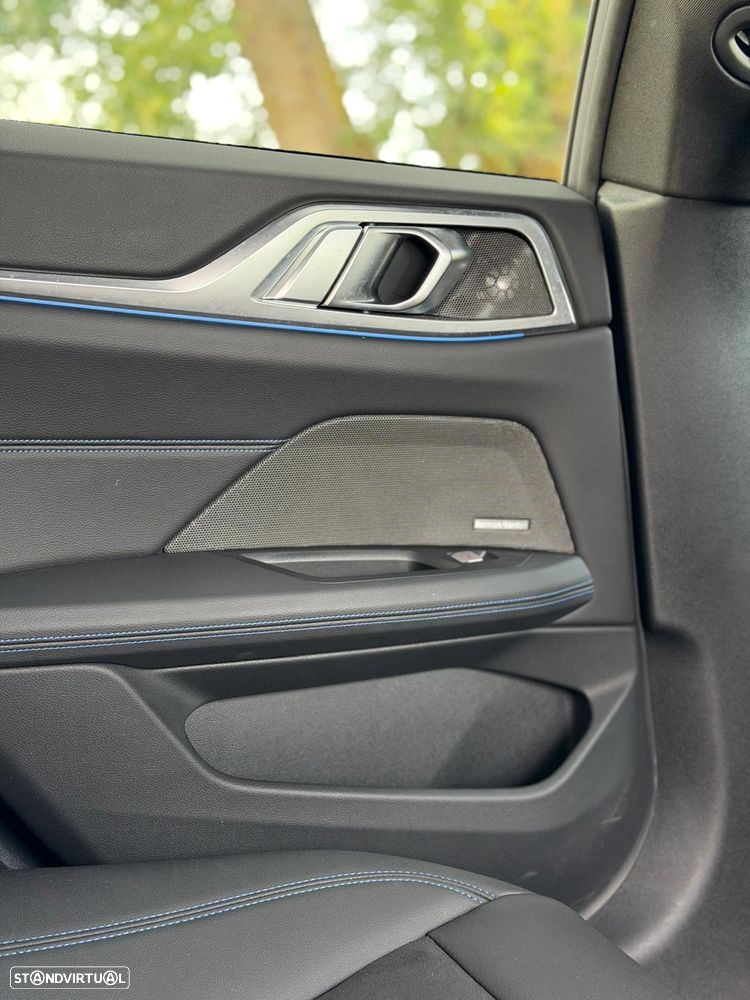 BMW i4 eDrive40 Pack Desportivo M - 16