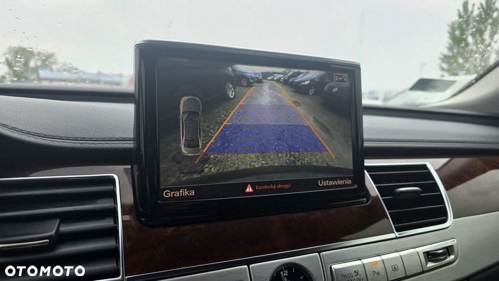 Audi A8 - 12