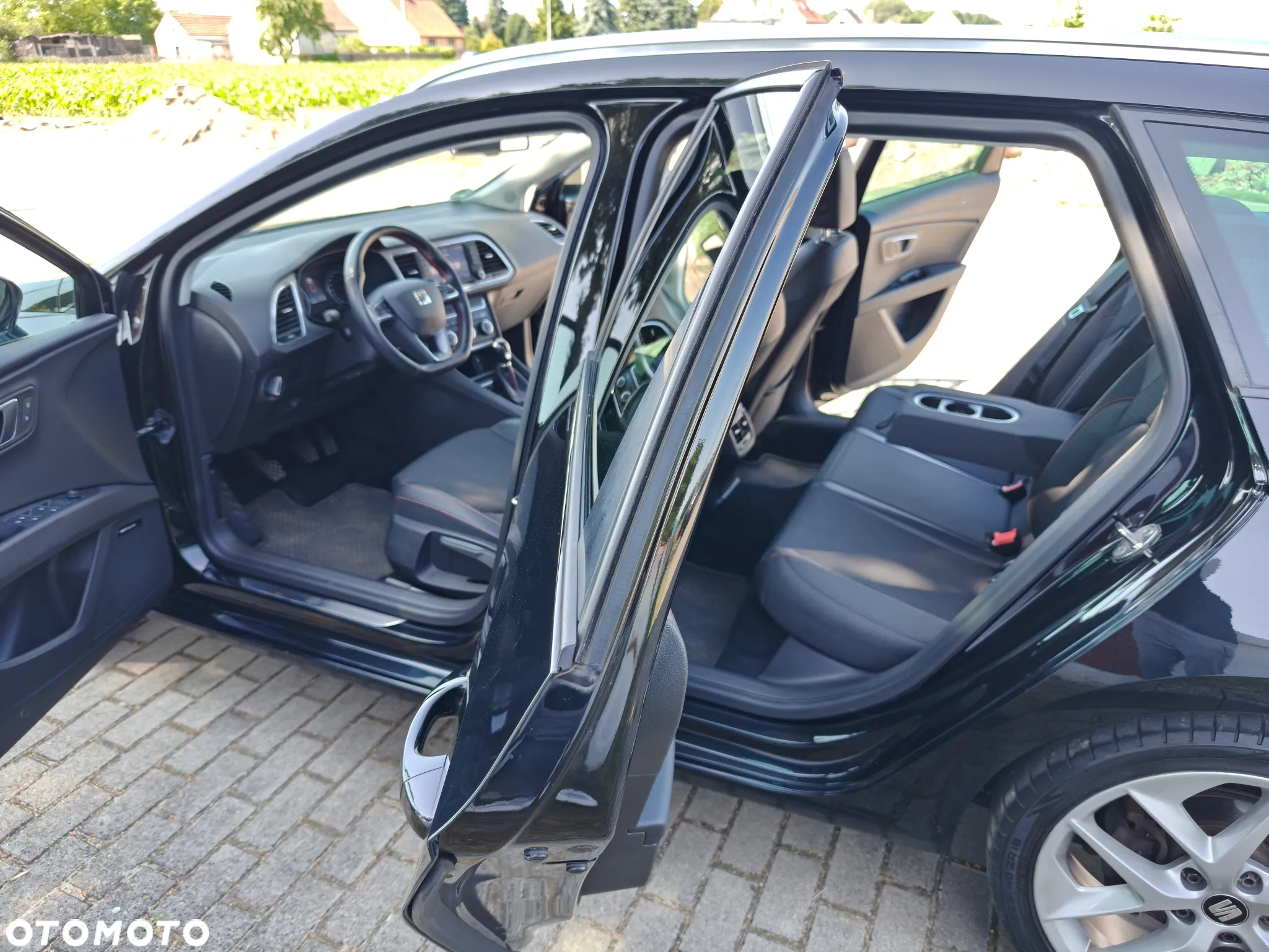 Seat Leon 2.0 TDI FR Black S&S - 6