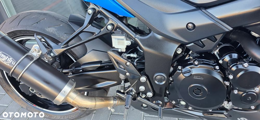 Suzuki GSX - 15