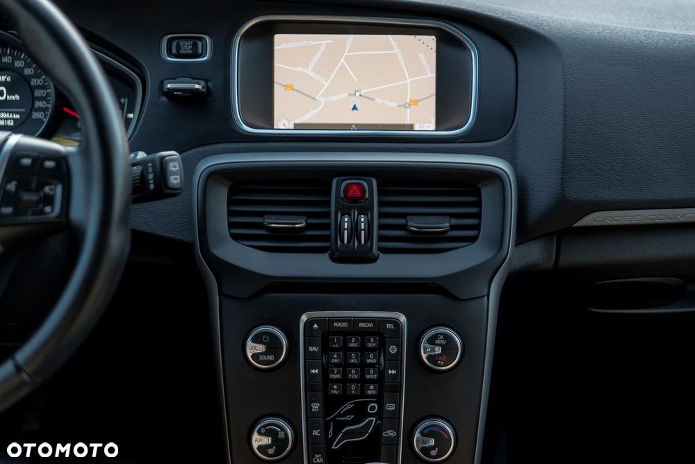 Volvo V40 Cross Country - 18
