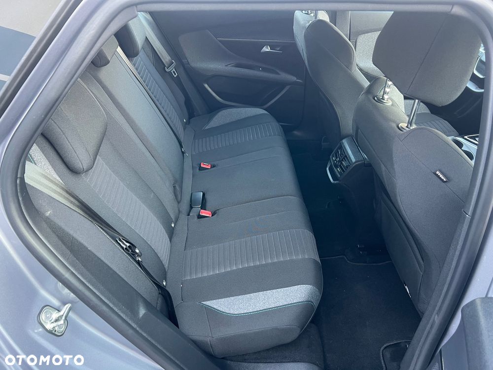Peugeot 3008 BlueHDi 130 Stop & Start EAT8 Allure Business-Paket - 25
