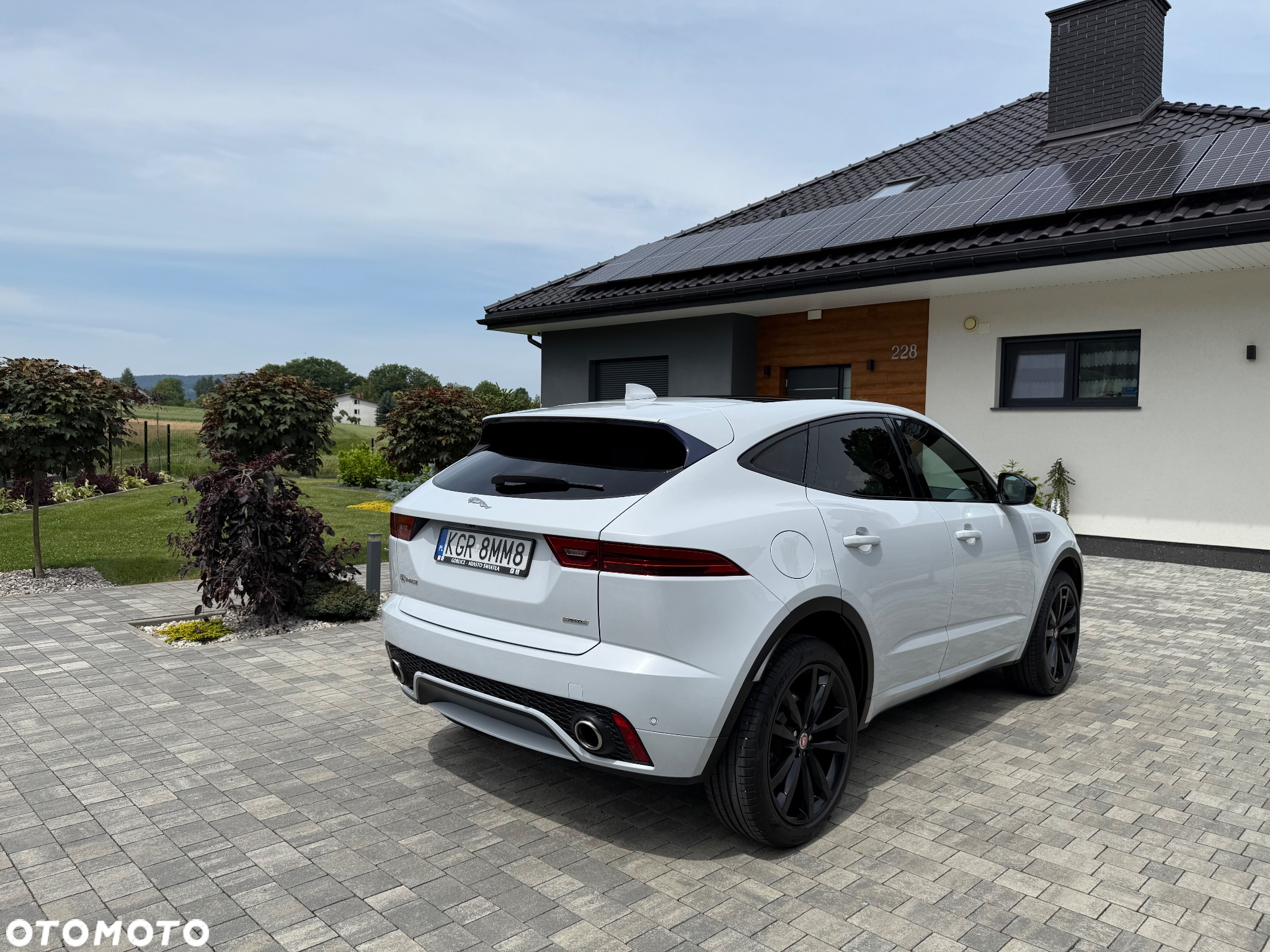 Jaguar E-Pace P250 AWD R-Dynamic SE - 4