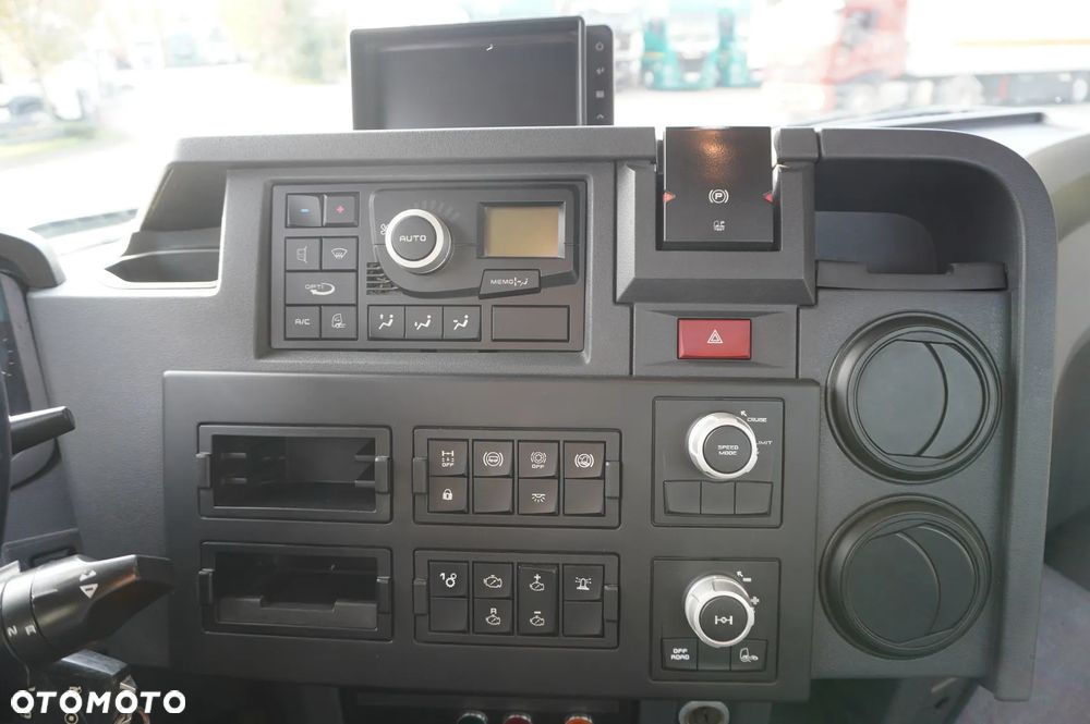 Renault C380 Comfort 6x4 / HDS Atlas 172.3E / Zasięg 12.3 m / Udźwig 6.1 t / Burtowy 17 EPAL - 26