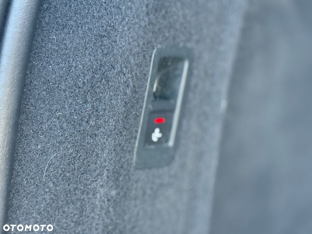 Audi A4 Avant 2.0 TDI Sport S tronic - 17