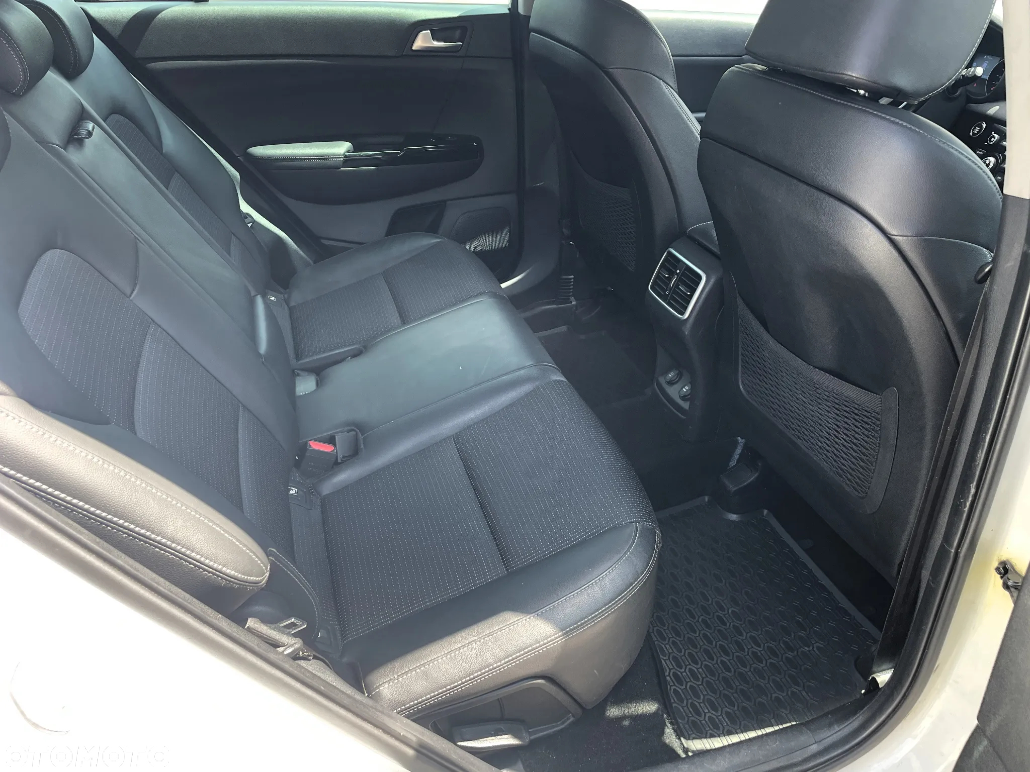 Kia Sportage 1.6 T-GDI Business Line 4WD DCT - 29