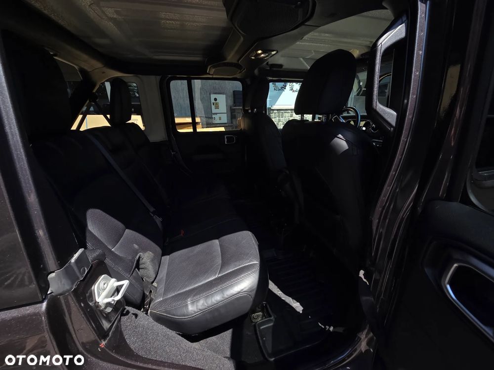 Jeep Wrangler Unlimited GME 2.0 Turbo Sahara - 33