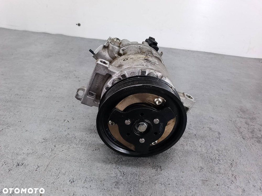 POMPA, SPRĘŻARKA KLIMATYZACJI VW TOURAN II 2.0 TDI - 6