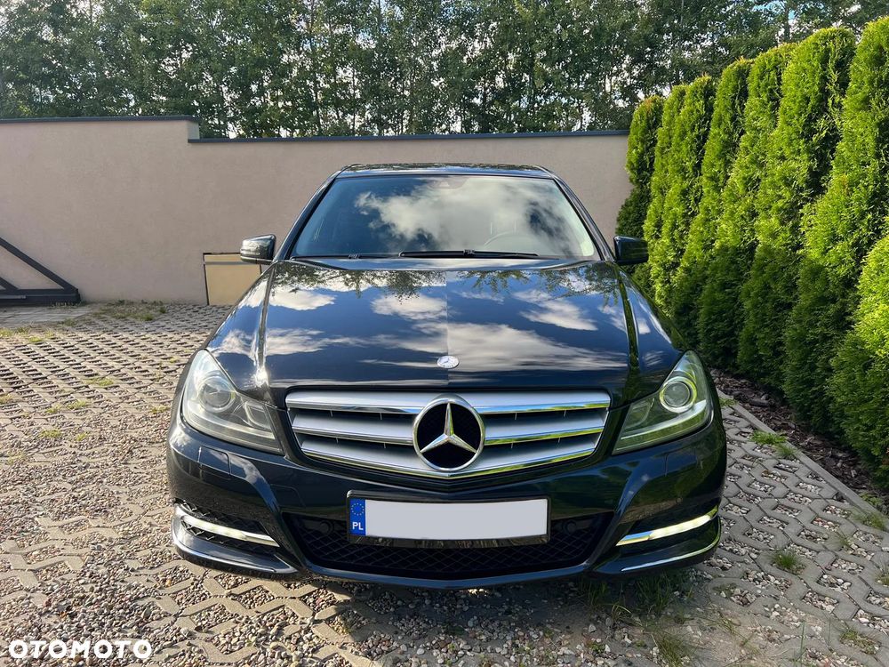 Mercedes-Benz Klasa C 250 CGI BlueEff Avantgarde - 4