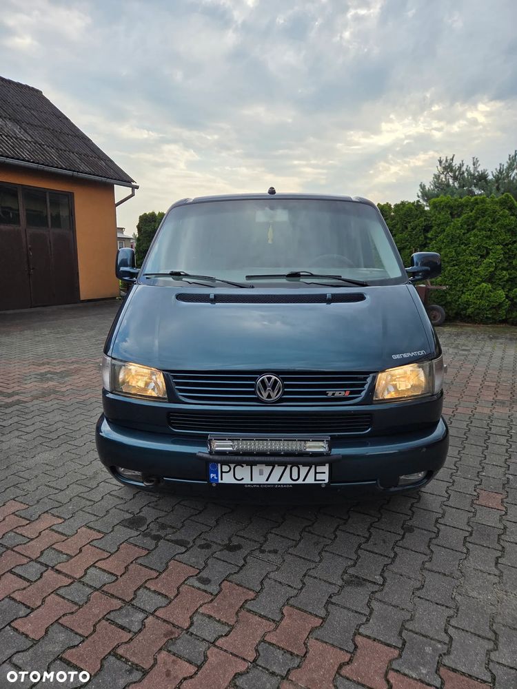 Volkswagen Multivan - 10