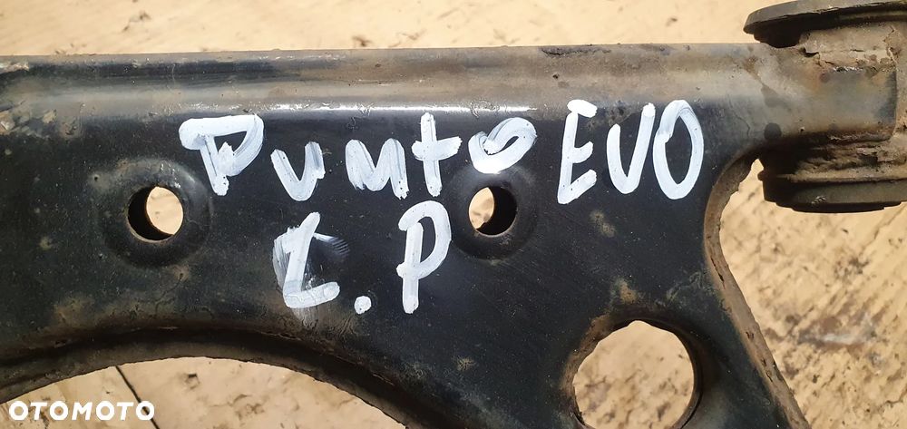Wahacz lewy przód przedni Fiat Punto EVO - 6