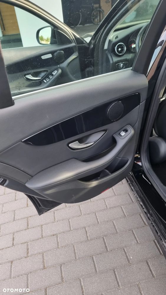 Mercedes-Benz Klasa C 220 d 9G-TRONIC - 29