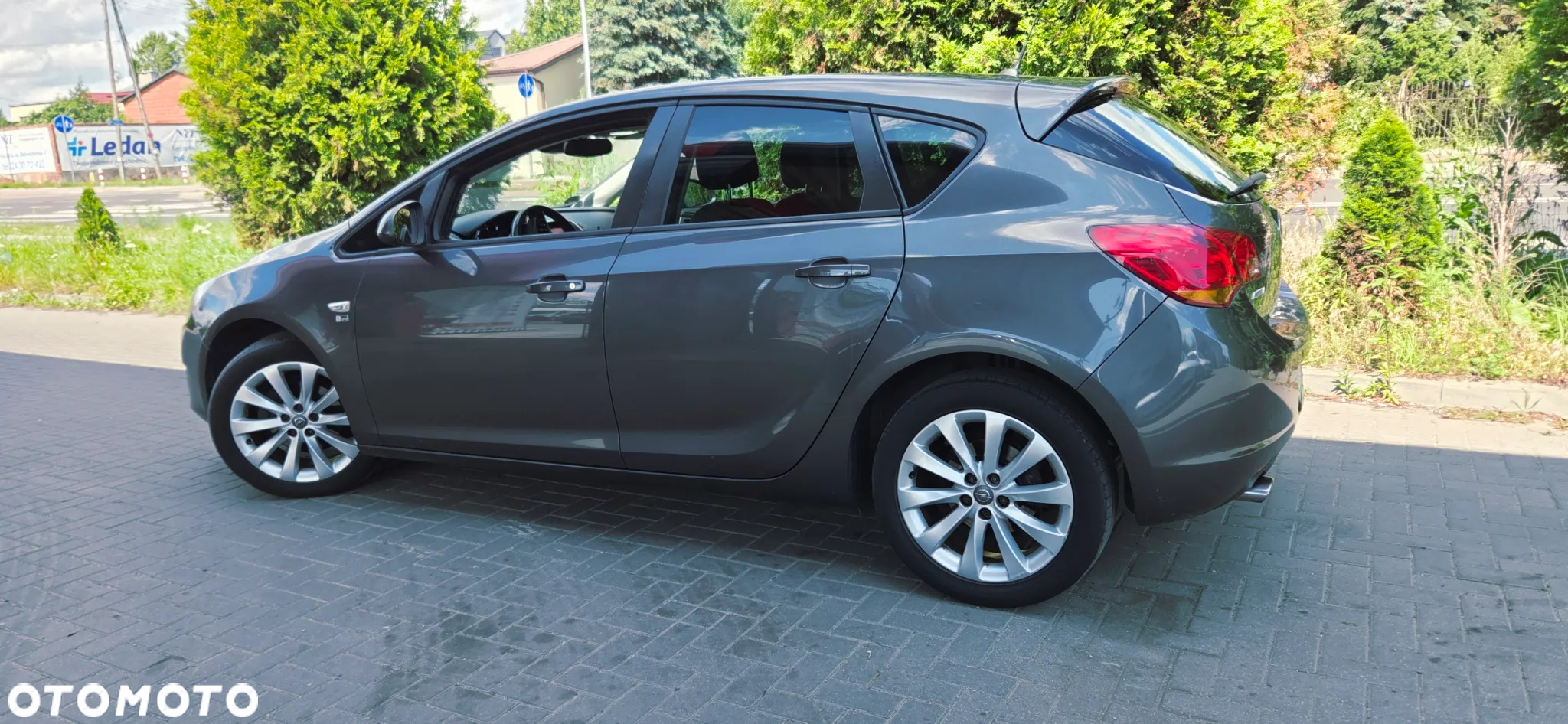 Opel Astra 1.4 Turbo 150 Jahre - 9